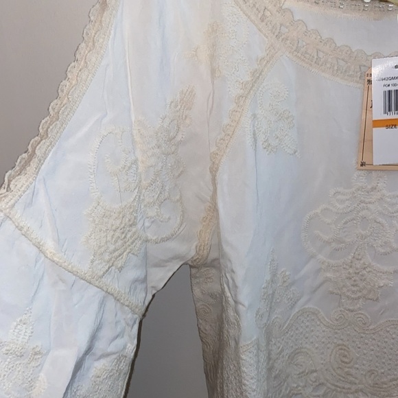 NWT Democracy rayon blouse in size S, gorgeous and detailed - Picture 5 of 10